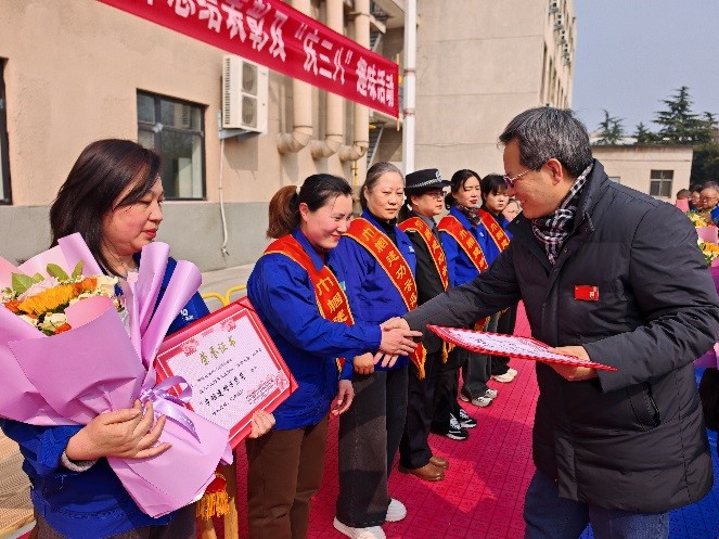 ����չ�ഺ�������������ܽ������̡���ɭ��������-׷�󽡿�,����һ��ɳ����ž���Ů�������ܽ������ߡ������ˡ���������˶�